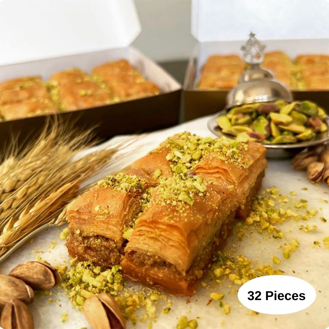 Pistachio Baklava Fresh Baked 2.20 lb. ( 1000 gr. ) 32 Pieces.