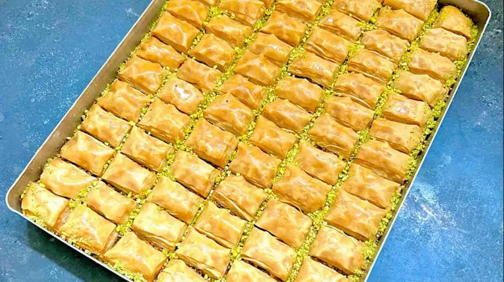 Fresh Baked Tray Pistachio Baklava for Catering